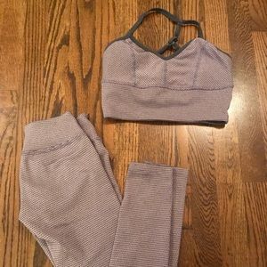 Beyond Yoga Matching sports bra and leggings!!